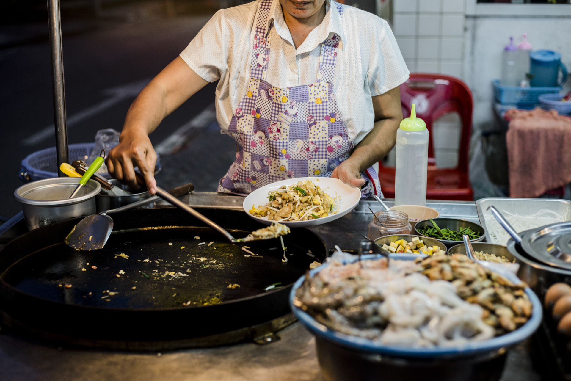 Bangkok Street Food — Complete Guide for Tourists in 2025